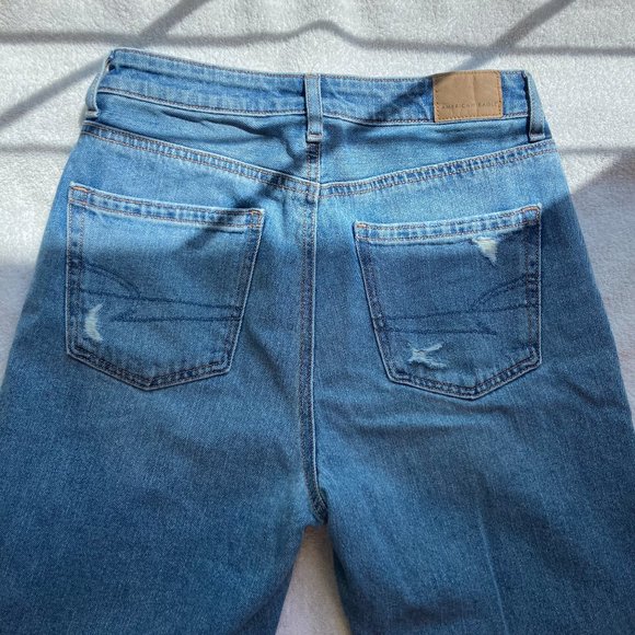 American Eagle Outfitters Denim - AMERICAN EAGLE RIPPED MID-RISE 90'S STRAIGHT JEAN